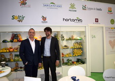 Santiago Vázquez y Kristian Hernández, de La Vega de Cieza, en el stand de Proexport.